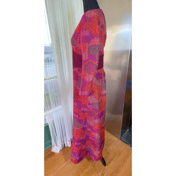 Vintage 70s dress, MOD magenta, hot pink, orange abstract pattern - Picture 4 of 10